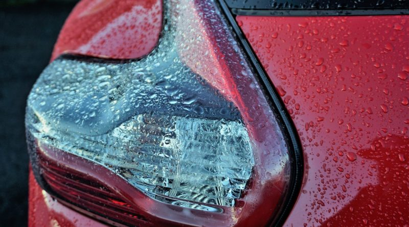 cách làm khô xe an toàn sau khi rửa hoặc đi mưa